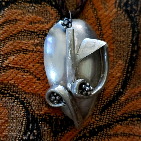 Pendant - Picture 3 of 5